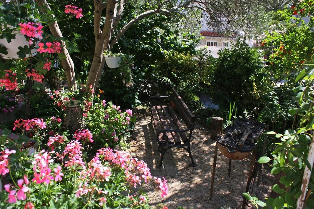 Apartments With A Parking Space Palit, Rab - 4983  Palit