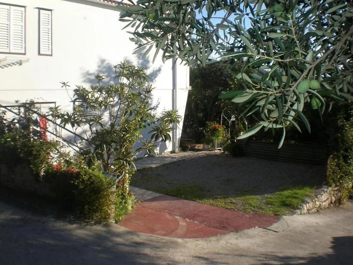 Apartments With A Parking Space Palit, Rab - 4983 Croatia